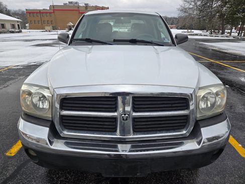Used 2005 Dodge Dakota SLT image 16