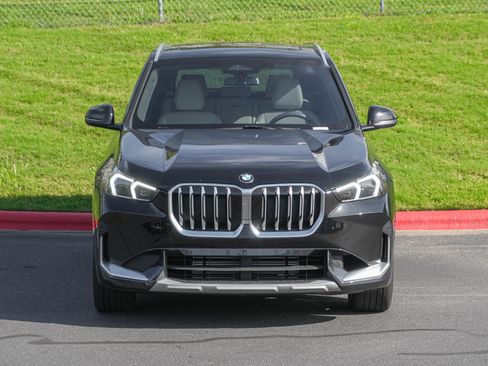 Used 2025 BMW X1 xDrive28i w/ Convenience Package AWD/4WD image 3