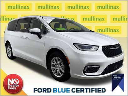 Used 2023 Chrysler Pacifica Touring-L