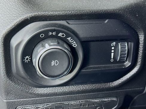 Used 2024 Jeep Wrangler Unlimited Sport AWD/4WD image 21
