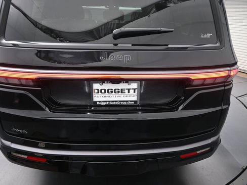 New 2026 Jeep Grand Wagoneer Limited AWD/4WD image 10