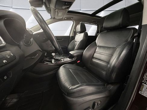 Used 2019 Kia Sorento EX w/ EX Touring Package image 8