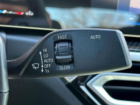 Used 2023 BMW 330i xDrive Sedan w/ Premium Package image 25