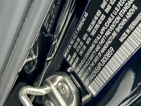 Certified 2023 Porsche Macan Turbo image 28