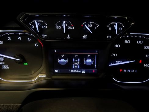 Used 2019 GMC Sierra 1500 SLT w/ SLT Premium Plus Package AWD/4WD image 38