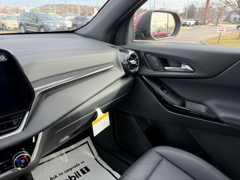 New 2026 Chevrolet Equinox LT w/ Convenience Package II image 18