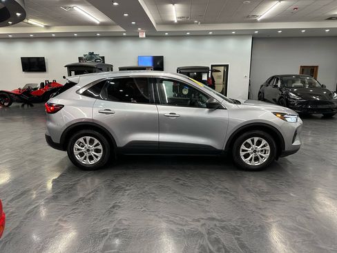 Used 2024 Ford Escape Active image 4