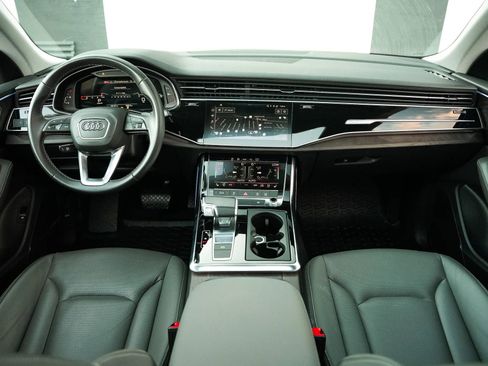 Used 2022 Audi Q8 Premium Plus AWD/4WD image 28