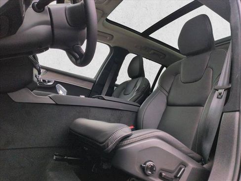 New 2026 Volvo XC90 T8 Ultra w/ Lounge Package AWD/4WD image 4
