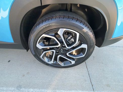 Used 2026 Chevrolet Trax RS w/ Sunroof Package FWD image 17