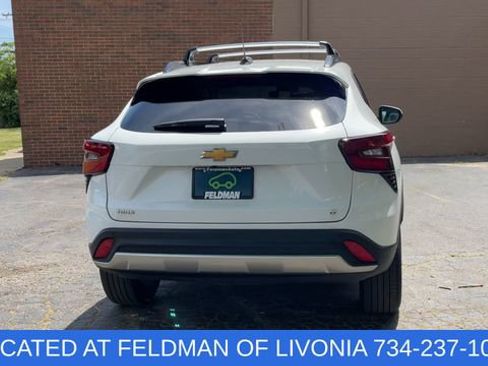 Used 2024 Chevrolet Trax LT w/ Driver Confidence Package FWD image 7