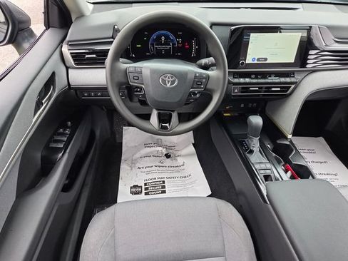 Used 2025 Toyota Camry LE w/ Convenience Package FWD image 7