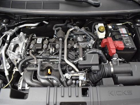 Used 2025 Nissan Kicks S image 32