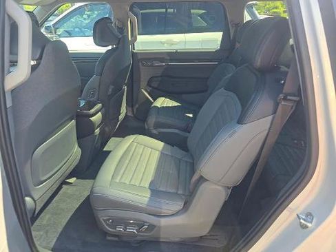 Used 2024 Kia EV9 Land AWD/4WD image 15