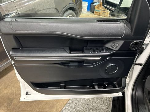 Used 2021 Ford Expedition XLT AWD/4WD image 14