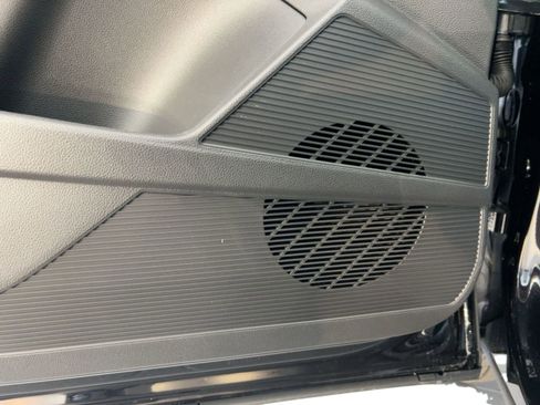 New 2026 Volkswagen Taos SE image 22