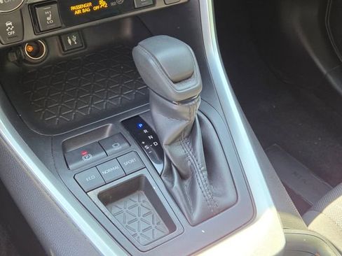 Used 2019 Toyota RAV4 XLE w/ Convenience Package image 24