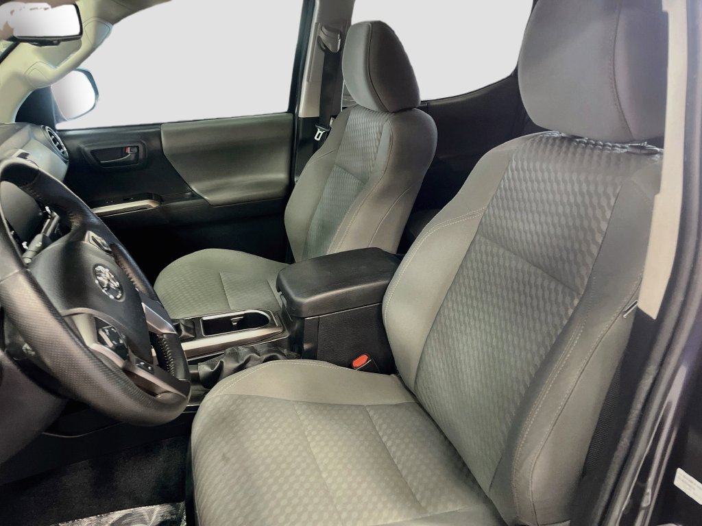 Used 2022 Toyota Tacoma SR5 RWD image 21