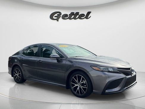 Used 2024 Toyota Camry SE w/ Convenience Package FWD image 3