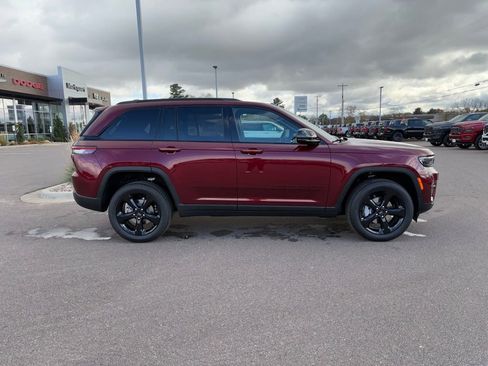 New 2025 Jeep Grand Cherokee Limited w/ Black Appearance Package image 2