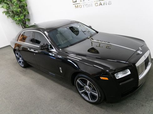 Used 2014 Rolls-Royce Ghost image 34