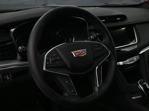 Certified 2024 Cadillac XT5 Luxury FWD image 9