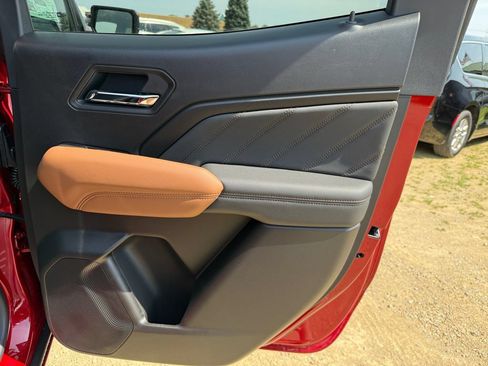New 2026 GMC Canyon AT4 AWD/4WD image 38