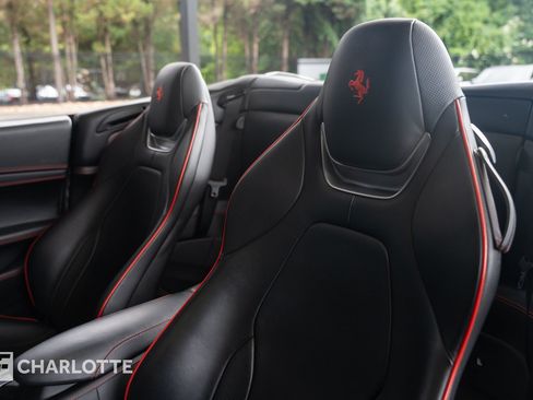 Used 2020 Ferrari Portofino RWD image 20