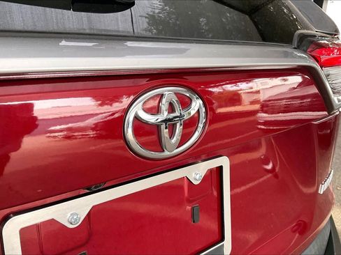 Used 2019 Toyota RAV4 Limited w/ Cold Weather Package FWD image 31