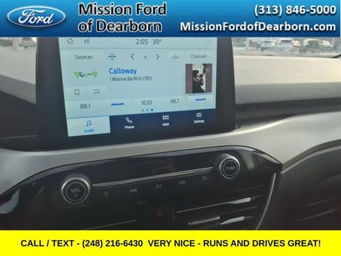 Used 2022 Ford Escape SE w/ Cold Weather Package image 17