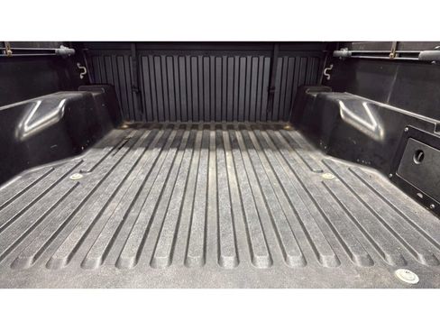 Used 2019 Toyota Tacoma SR5 AWD/4WD image 7