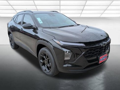 New 2026 Chevrolet Trax LT w/ Driver Confidence Package FWD image 1