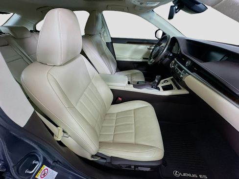 Used 2017 Lexus ES 350 w/ Luxury Package FWD image 32