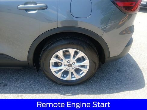 Used 2023 Ford Escape Active w/ Cold Weather Package FWD image 5