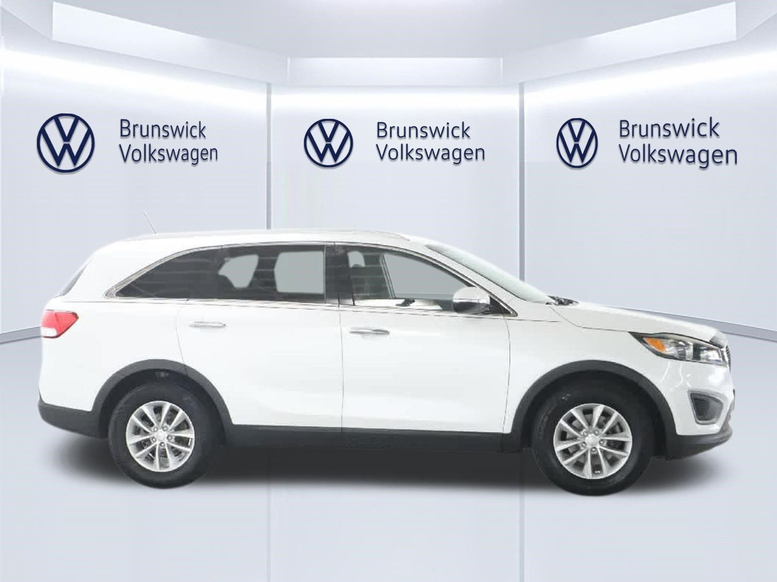 Used 2017 Kia Sorento FWD image 11
