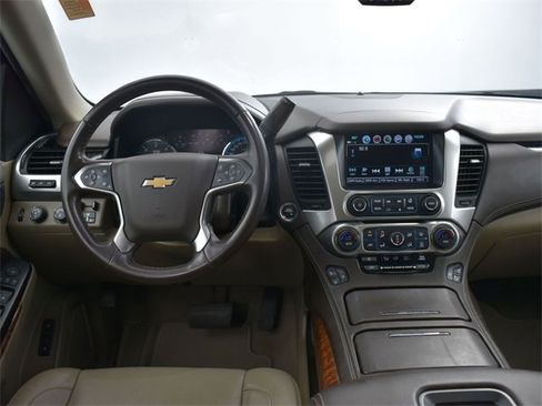 Used 2020 Chevrolet Suburban Premier w/ Premier 6.2L Value Package image 26