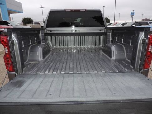Used 2021 Chevrolet Silverado 1500 LT RWD image 21