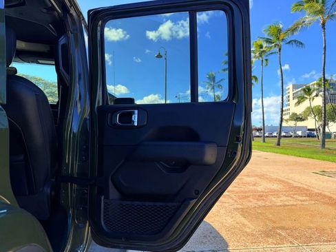 Used 2021 Jeep Wrangler Unlimited Sahara image 16