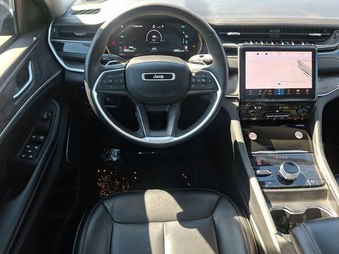 Used 2024 Jeep Grand Cherokee Limited 4xe AWD/4WD image 11