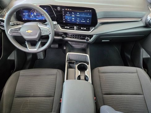 Used 2025 Chevrolet Equinox LT w/ Safety and Technology Package FWD image 15