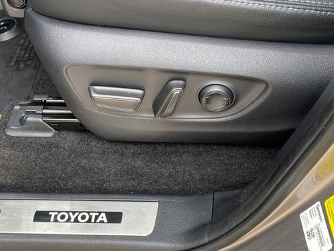 Used 2025 Toyota Land Cruiser image 35