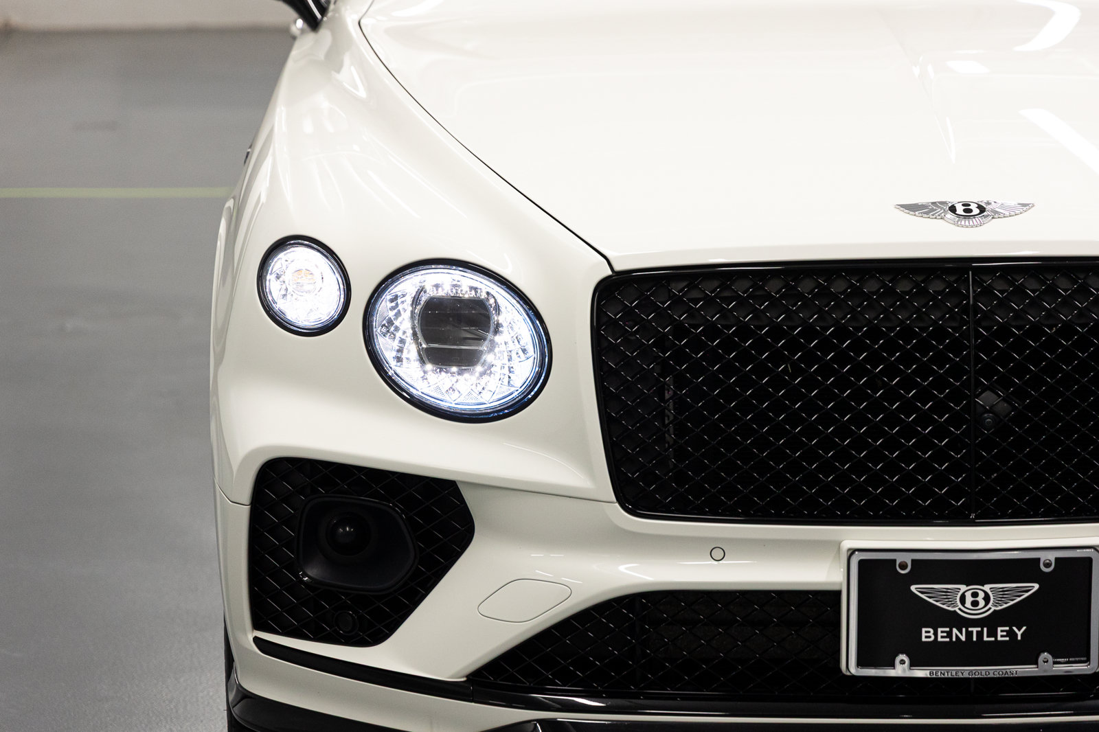 Used 2023 Bentley Bentayga AWD/4WD image 9