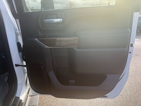Used 2023 GMC Sierra 3500 SLE image 17