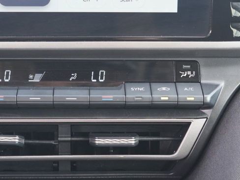 Certified 2025 Toyota Camry LE image 29