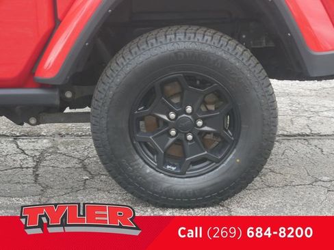 Certified 2022 Jeep Gladiator Sport AWD/4WD image 44