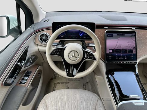 Used 2023 Mercedes-Benz EQS 450+ SUV image 24