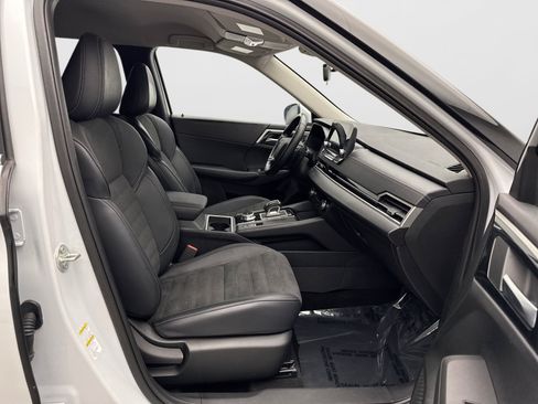 Used 2024 Mitsubishi Outlander SE AWD/4WD image 9