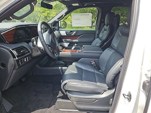 Used 2024 Lincoln Navigator L Reserve AWD/4WD image 19