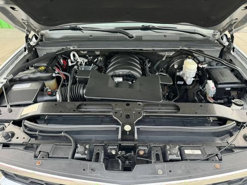 Used 2019 Chevrolet Suburban LT image 30