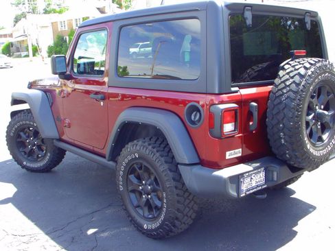 Used 2022 Jeep Wrangler Sport AWD/4WD image 4